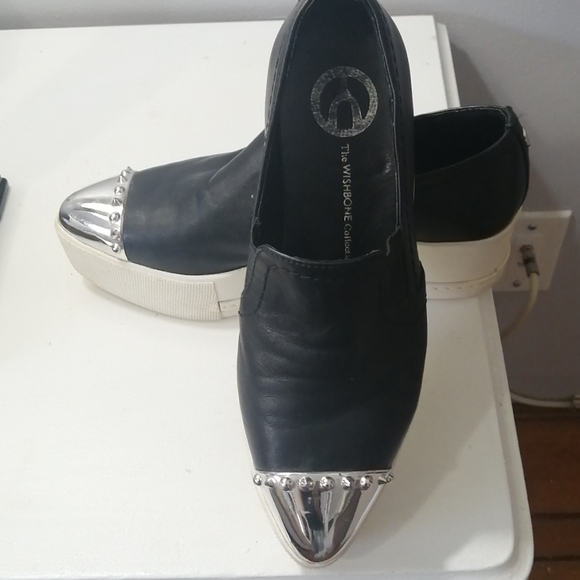 Wish Bone Black and Siver platform shoe - Picture 1 of 6